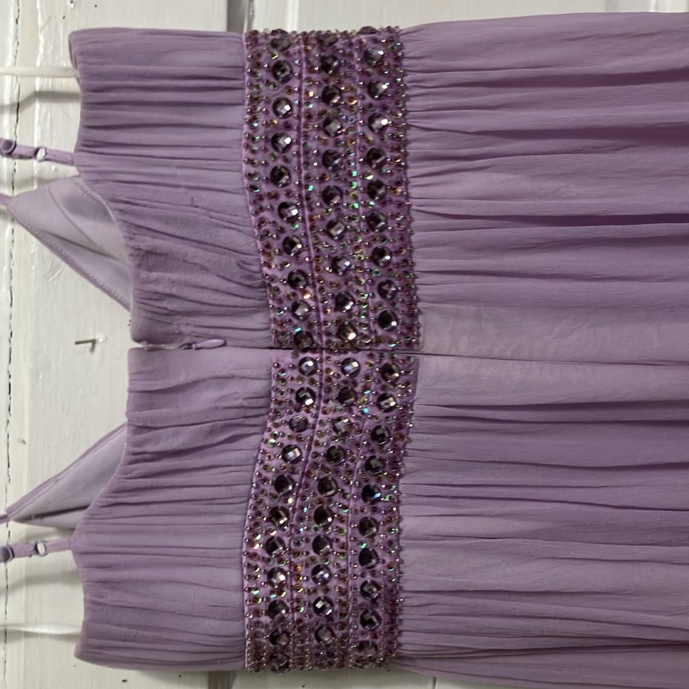 Like new ! 100% silk chiffon , lilac color dress with beaded embellishments. - Picture 14 of 15